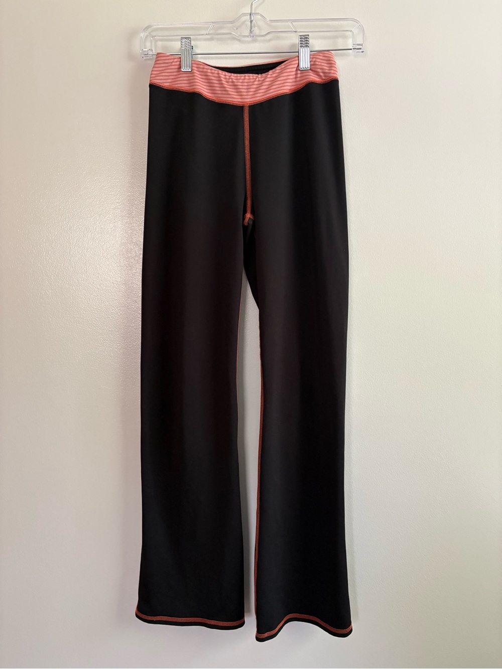 Lands' End Vintage Active Flare Black W/Coral Yoga Pants Size L-14